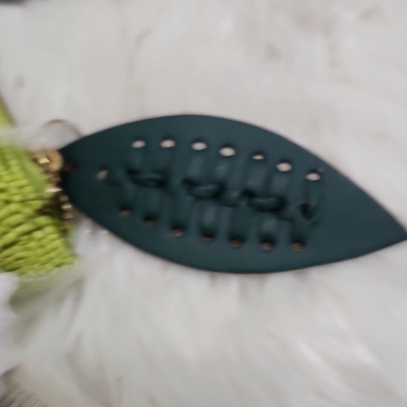 💚🔹️Made In India Viral Handcrafted Beaded Lime Green Coin Pouch NWOT - Picture 6 of 8